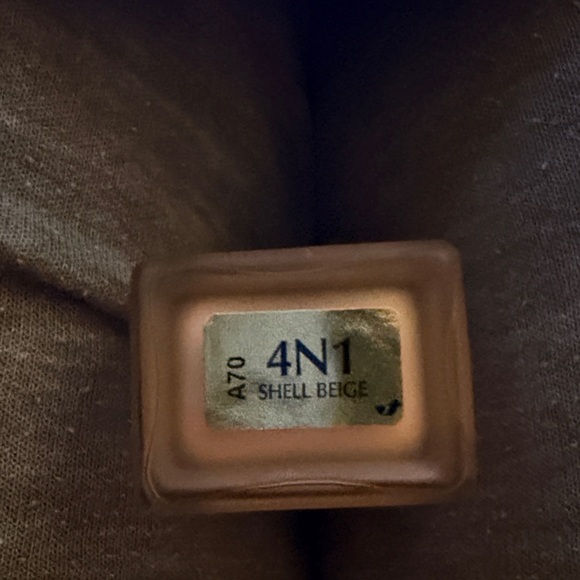 Estee Lauder Double Wear Foundation - 4N1 used one time in excellent condition - Picture 2 of 2